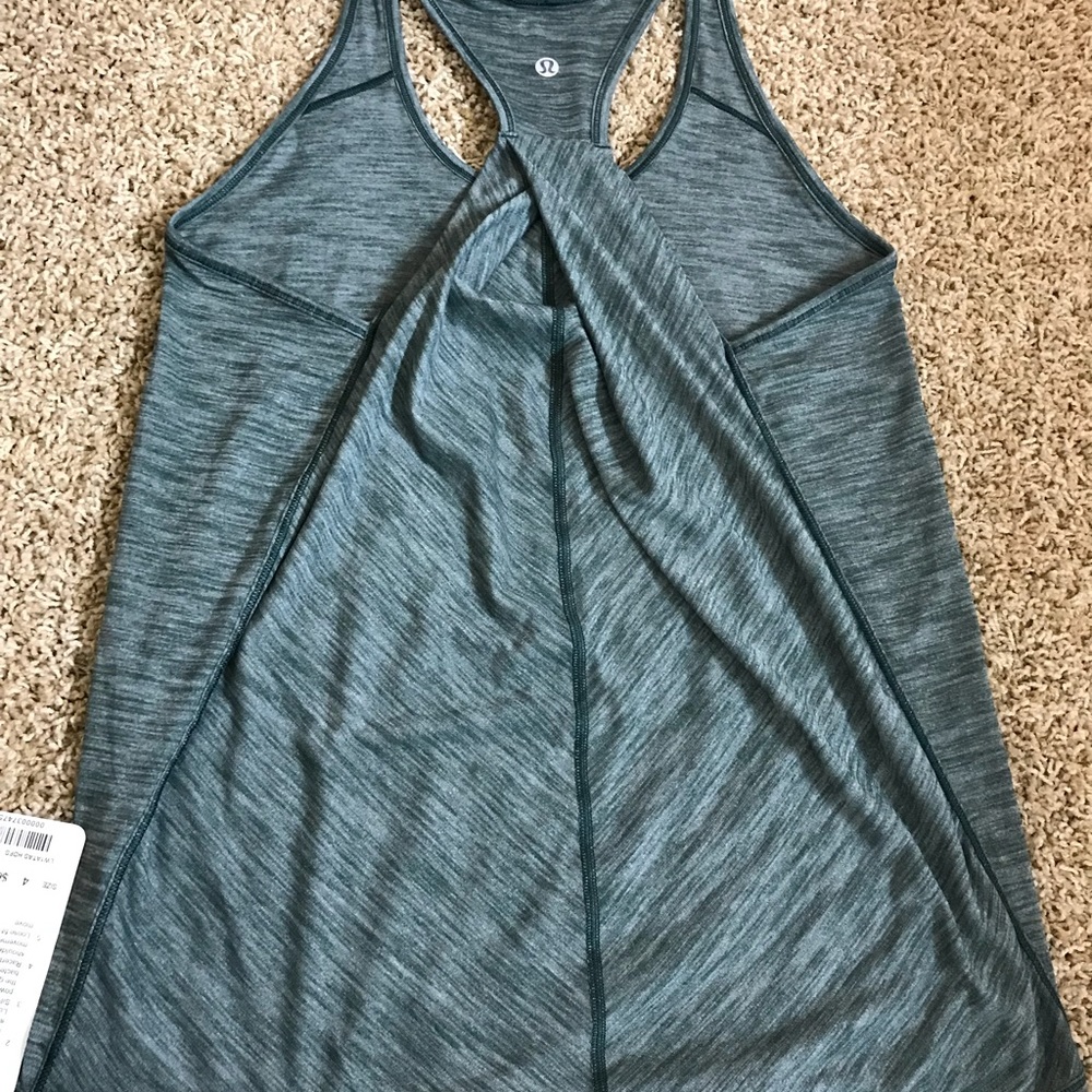 Lululemon Essential Tank! Sz. 4!
